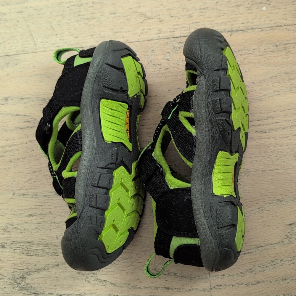 Keen Sandals Little Kids Size 10 - Picture 3 of 6